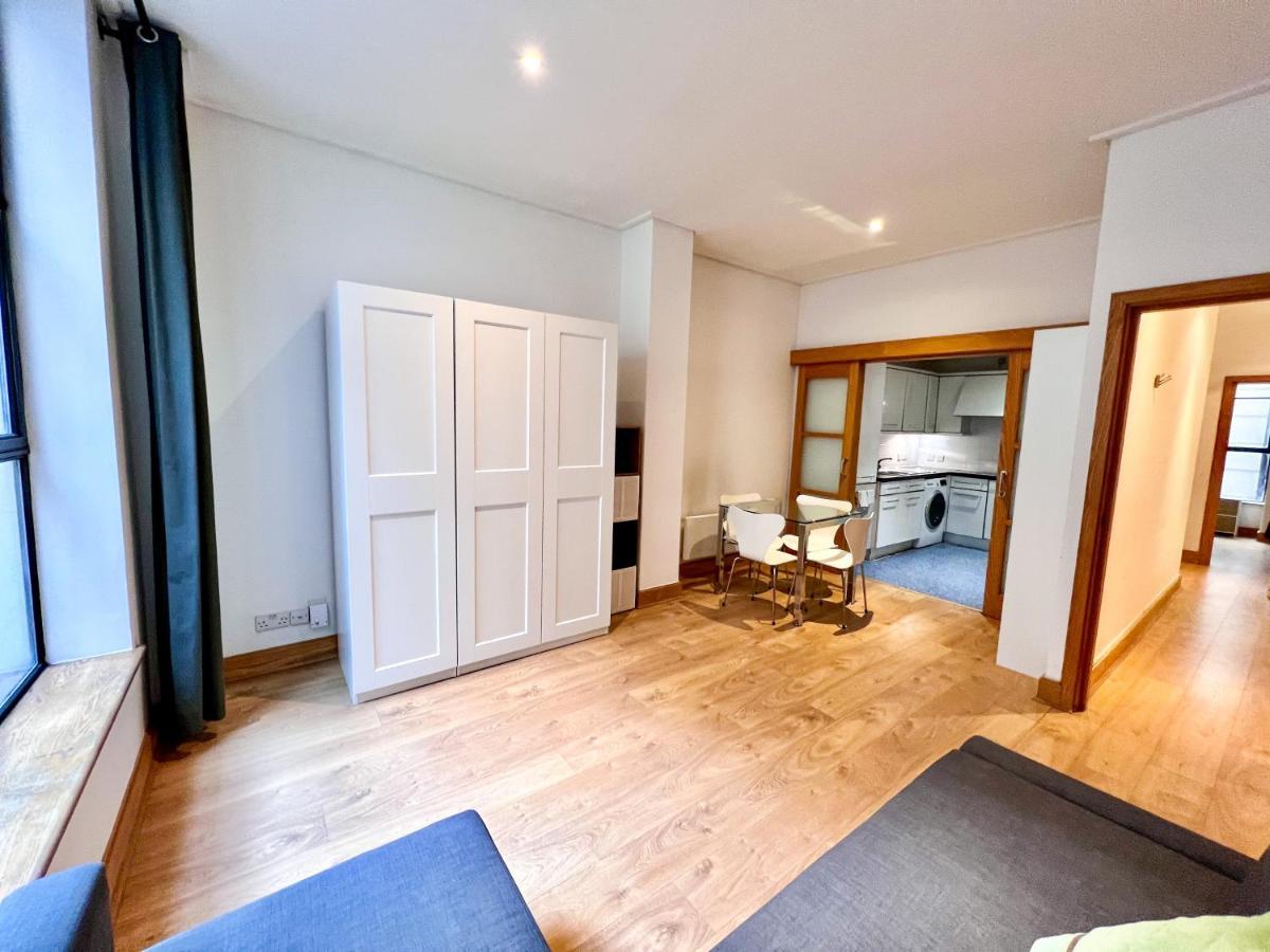 Superior Entire Apartment Between St Pauls Cathedral And Covent Garden London Kültér fotó